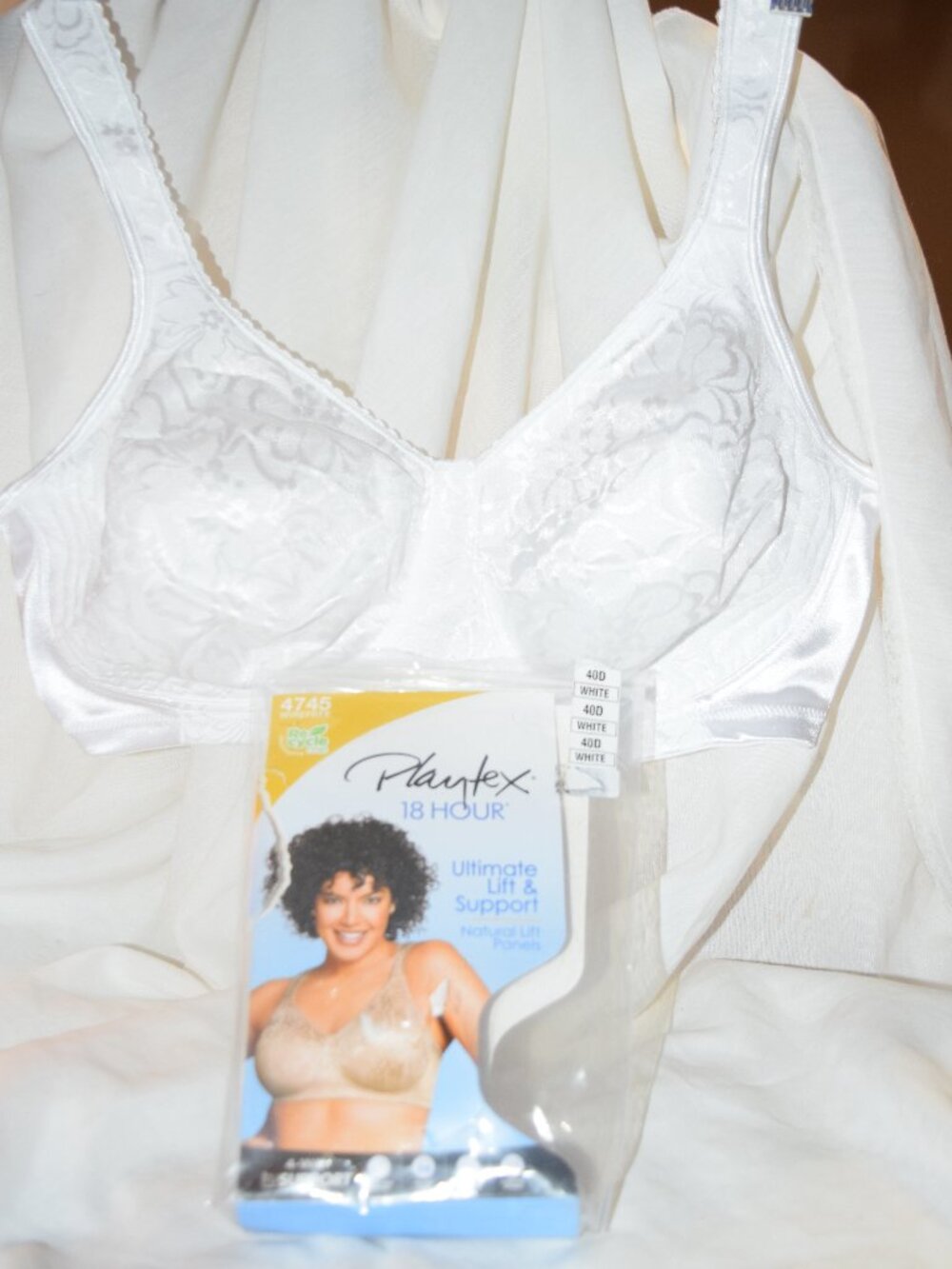 NIP Playtex 18-hour Bra, Tagless, White 40D(0247)